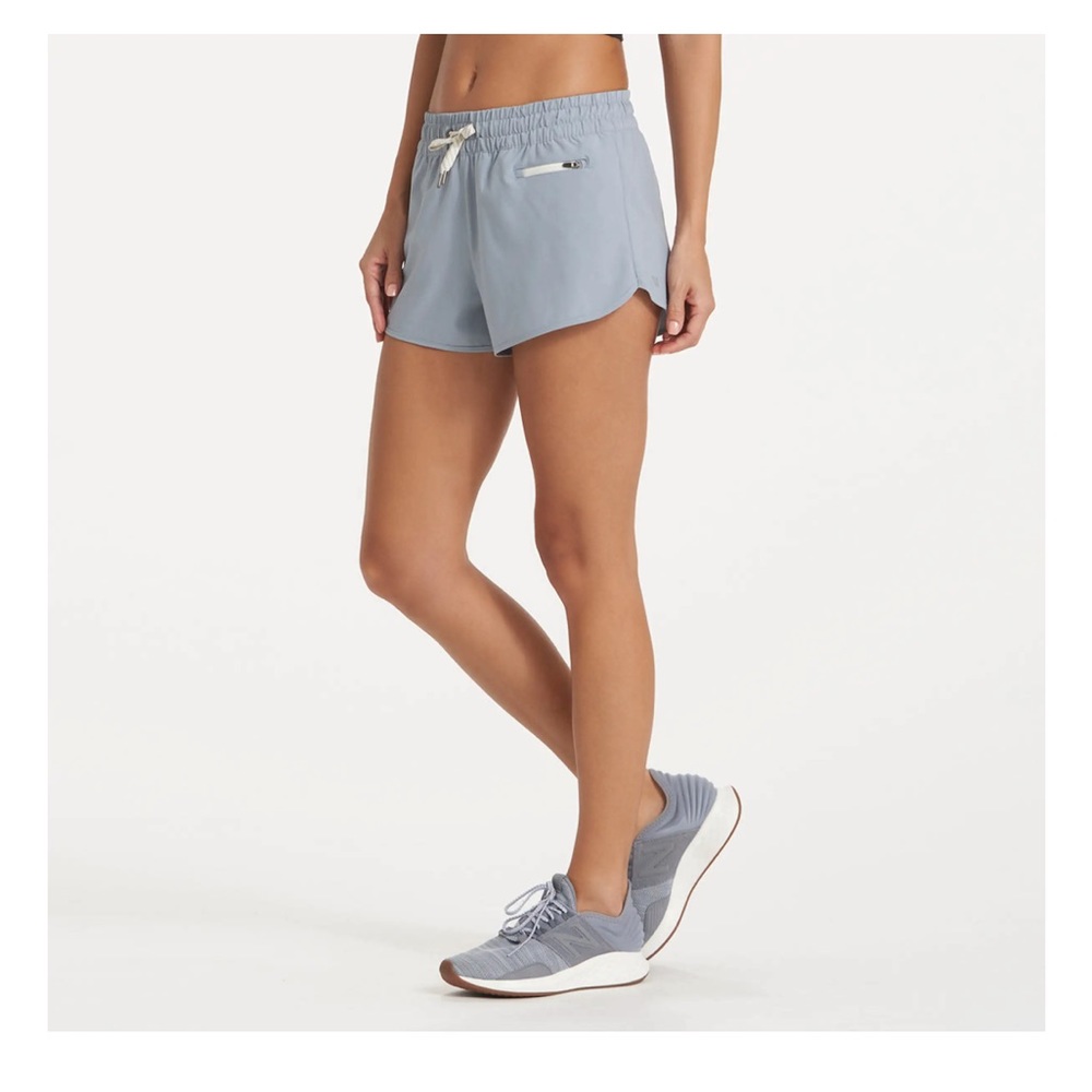 NWT Vuori Clementine Short 2.0 size Medium